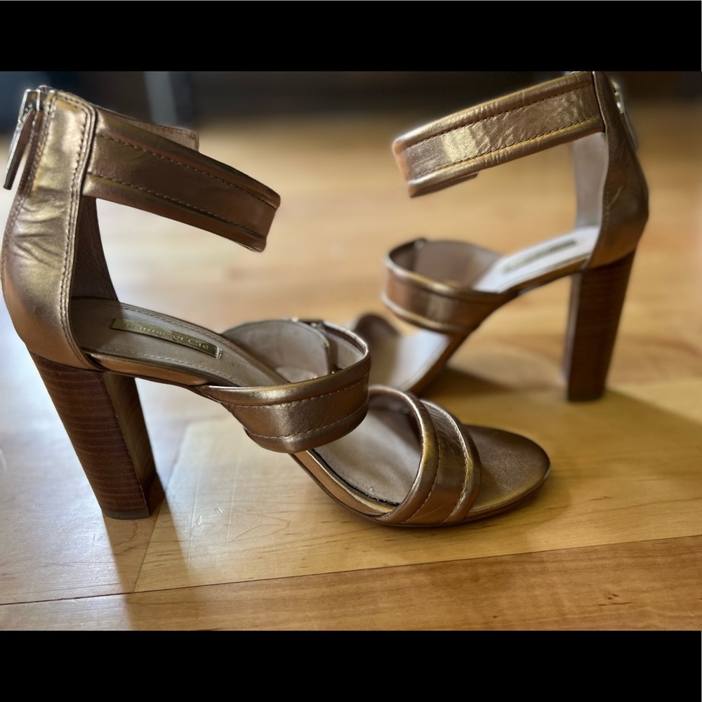 Louise Et Cie 8.5 metallic sandal, wood stacked heel